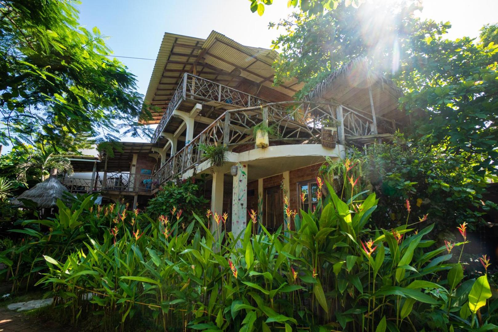 The Sea Garden House Hotel Olon Exterior photo